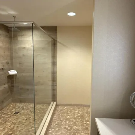 Hotel Indigo Traverse City By Ihg Exterior photo